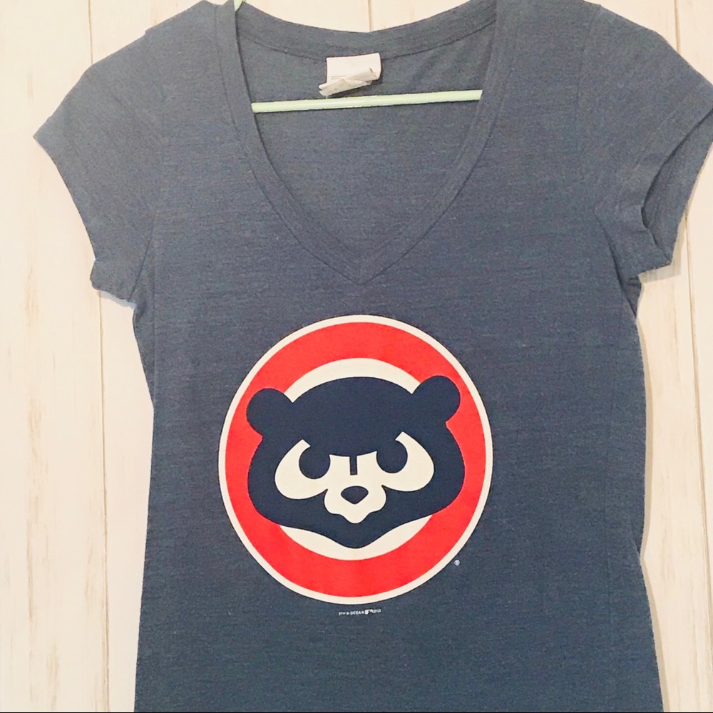 Chicago Cubs logo navy baseball fan tee